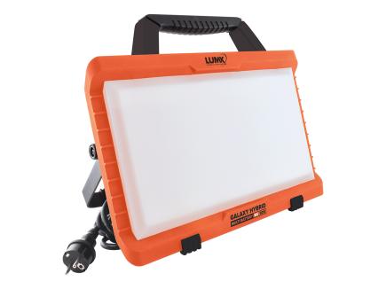 LED-Hybrid-Baustellenstrahler | 50 W, 8000 lm, 18 V kompatibel, 5 Adapter (LumX Galaxy) 